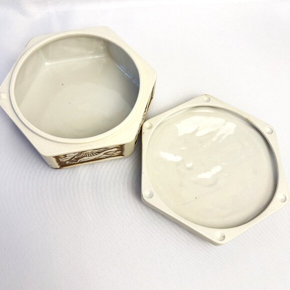Avon 1980 Ceramic Trinket Box Handcrafted in Brazil Duck Relief Nature Scene - Picture 6 of 10